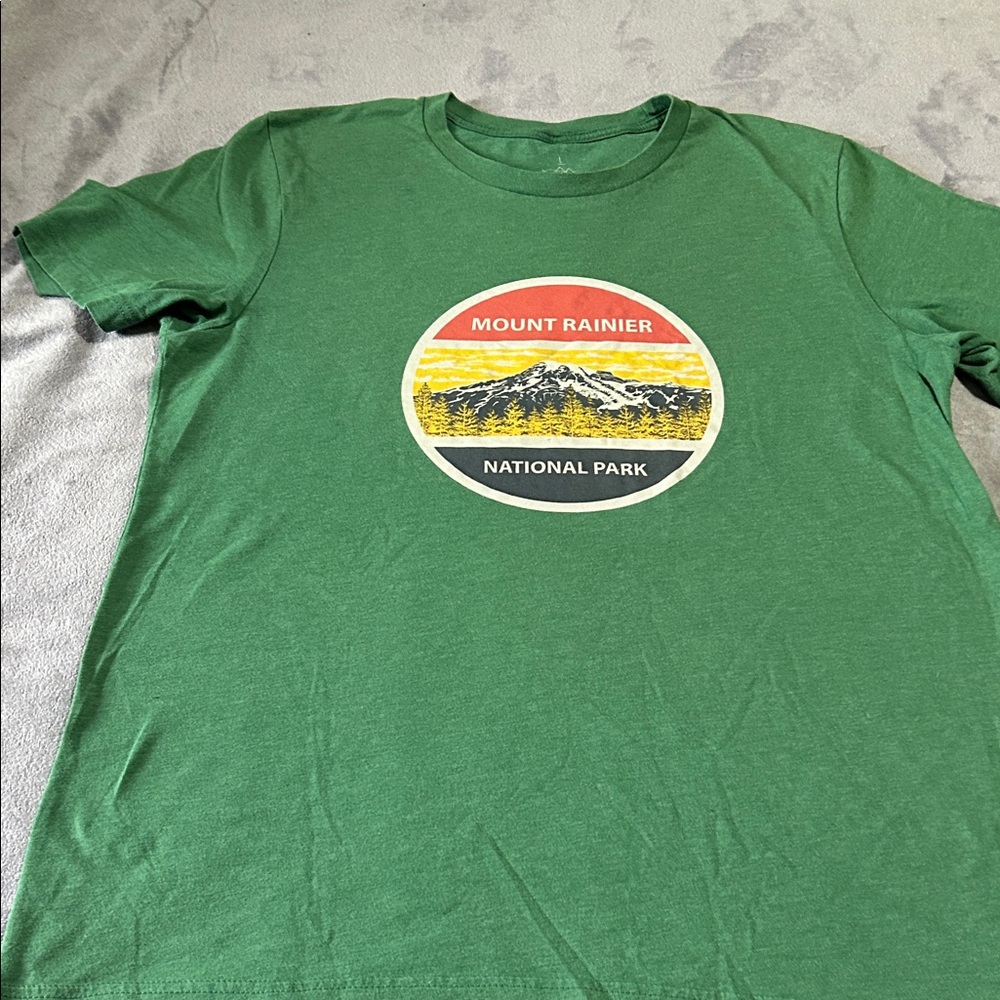 Wild tribute men’s shirt green graphic national park short sleeve Sz large